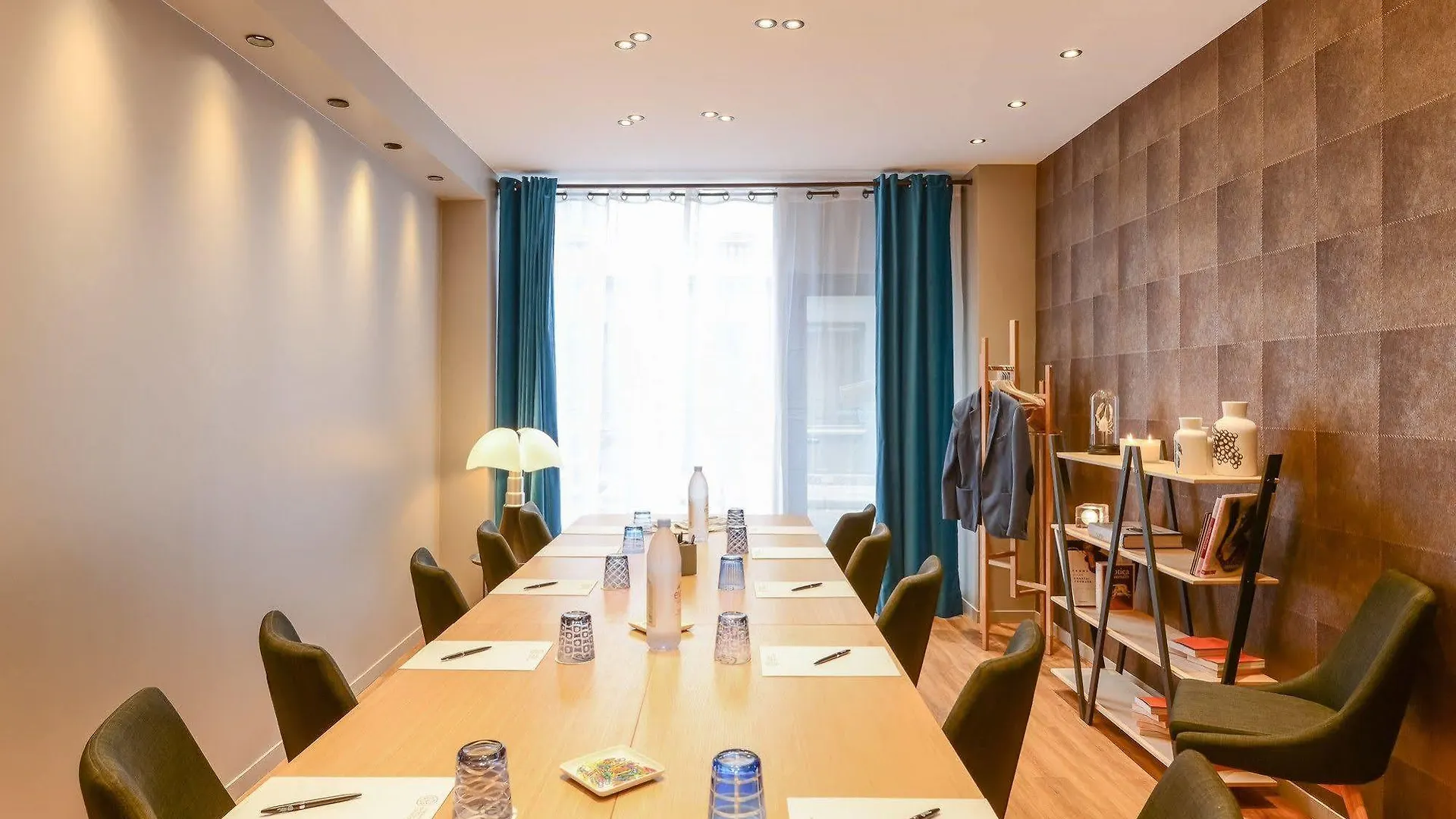 Ze Hotel Paris Fransa